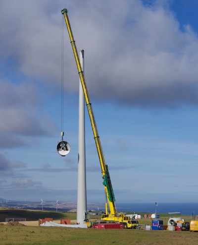 Easter Melrose T2 Nacelle Lift Copyright © Orkney Sustainable Energy Ltd. Easter Melrose T2 Nacelle Lift Copyright © Orkney Sustainable Energy Ltd.